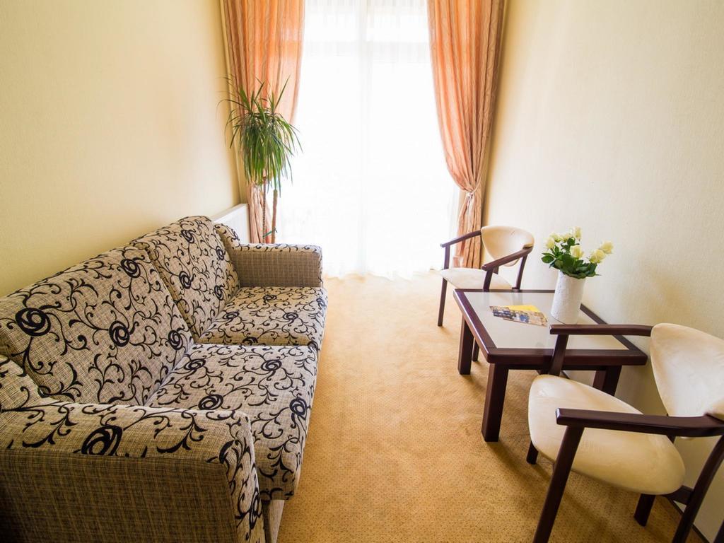 Georg Palace Hotel Czernowitz Zimmer foto